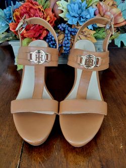 Tommy Hilfiger tan heels