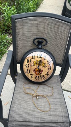 Vintage clock still working I am asking 5$