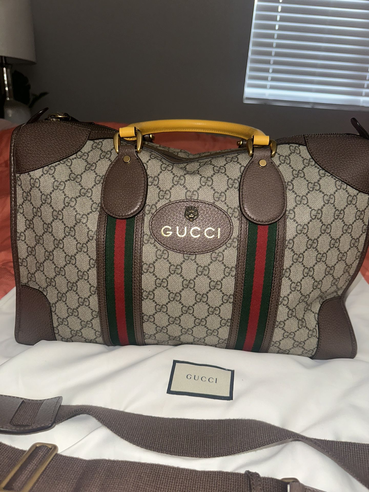 Gucci GG supreme Duffle Bag 