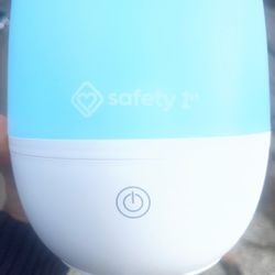 🔥 Safety 1st Humidifier – Like New – Priced to Sell