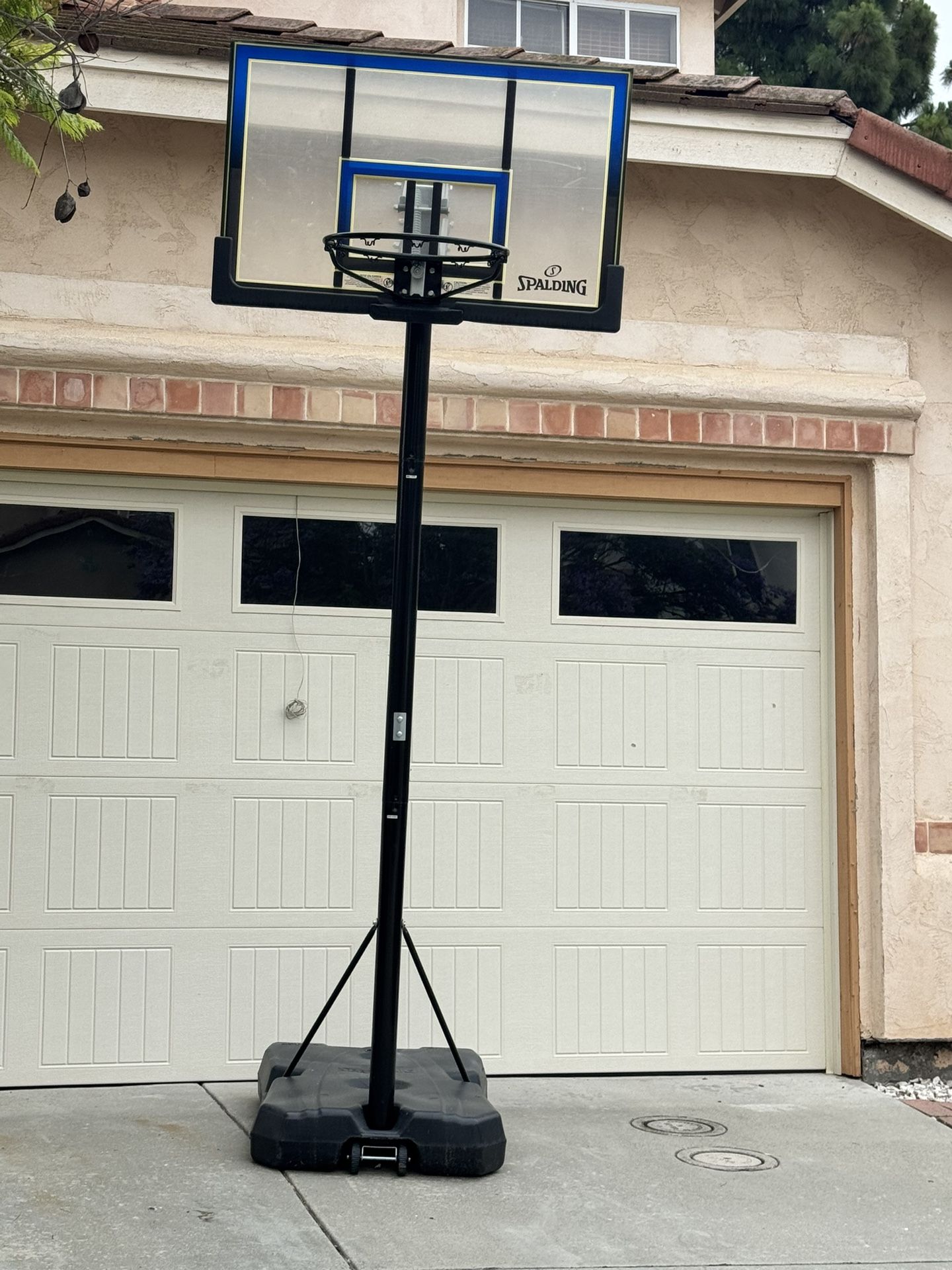 Spalding Basketball Hoop