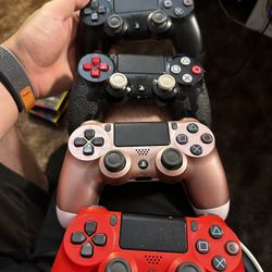 PS4 controllers