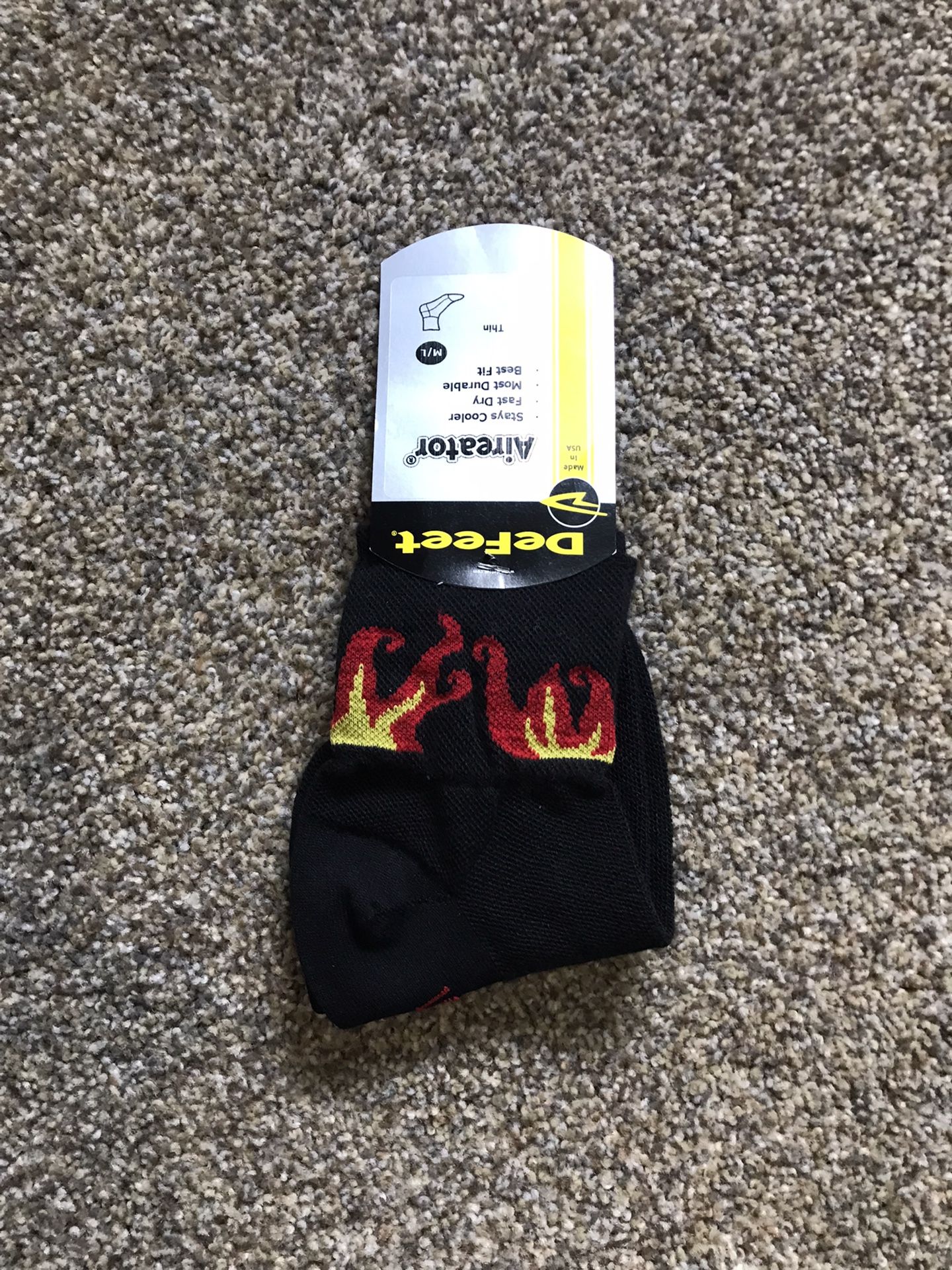 NWT DeFeet Cycling Socks - M/L