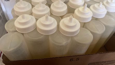 Restaurant clear squeeze bottles