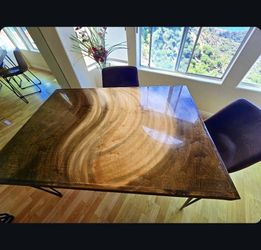 E Swirl Dining Table 