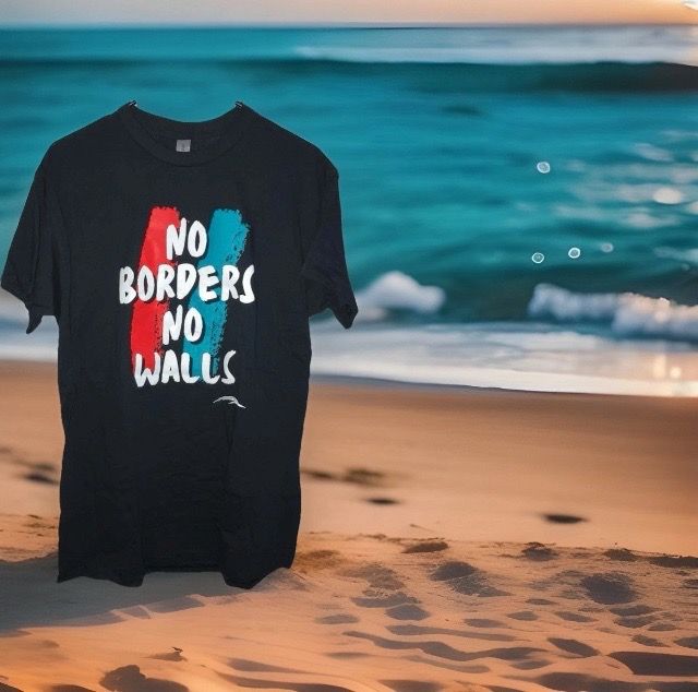“No Borders No Walls” t-shirt men’s size medium, Immigrant Rights, Peace Protest