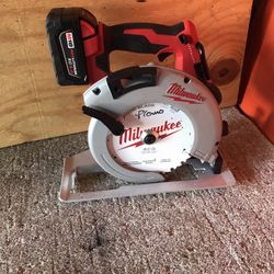 Milwaukee Circular Saw 7 1/4 With Battery 5.0 