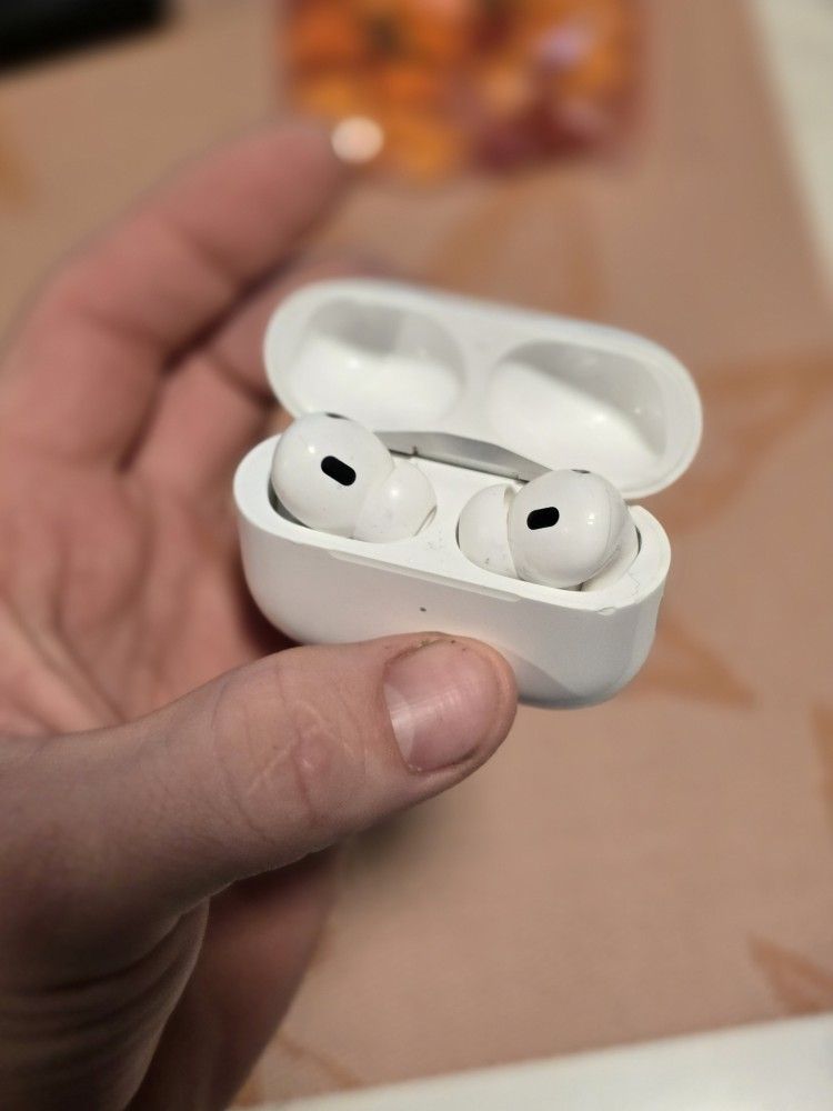 AirPods Pro 2 (USB-C) – Excellent Condition