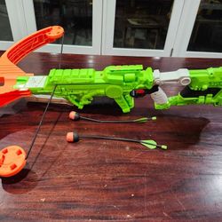 Nerf Zombie Strike Dreadbolt 30" Crossbow Dart Blaster 