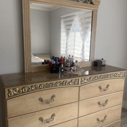 Queen Set Bedroom With Box 