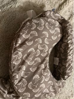Nursing pillow