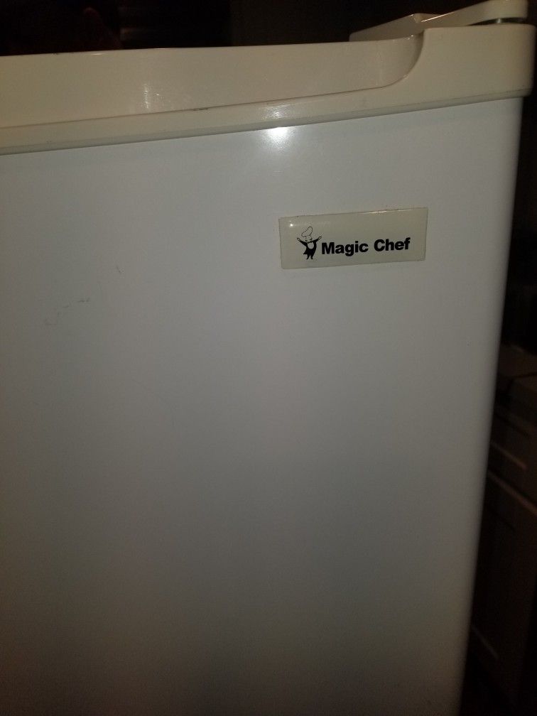 Mini Medium fridge 