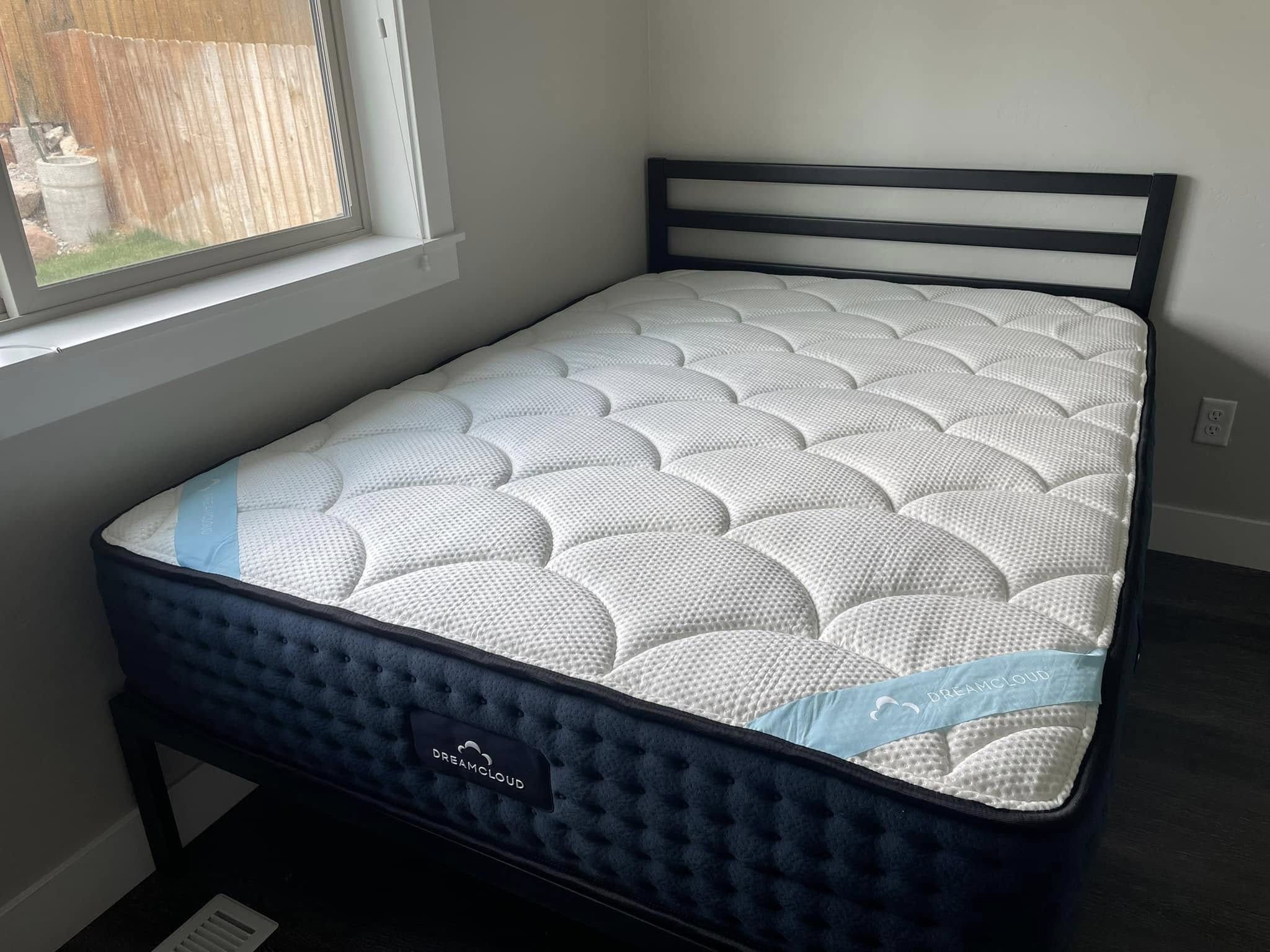 🔷 DREAMCLOUD PREMIER – QUEEN