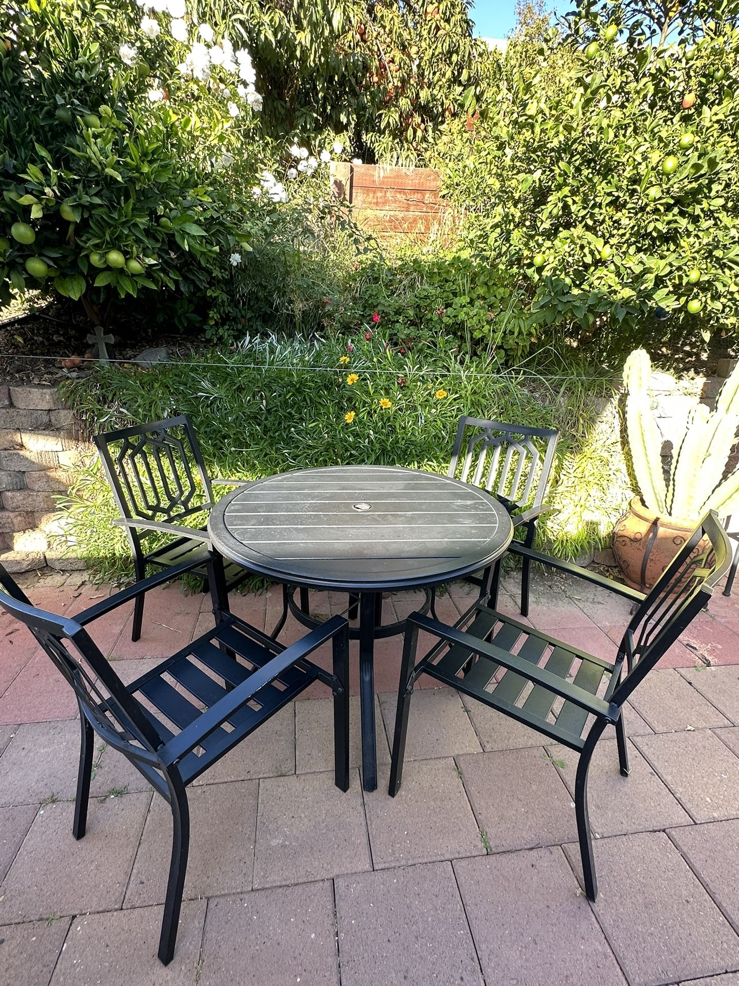 Hampton Bay Patio Furniture Table Set! for Sale in Moorpark, CA OfferUp