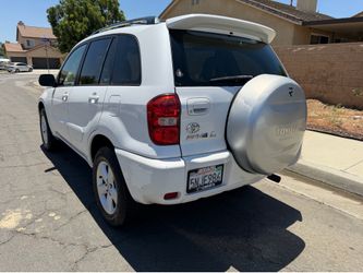 2005 Toyota Rav 4 l gas saver runs excellent current registration