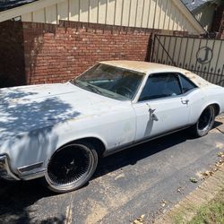  69 Buick Riviera’s 