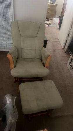 Rocker with foot stool