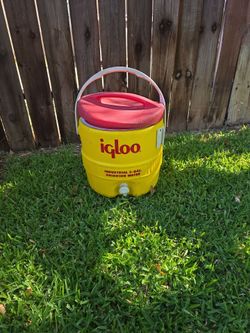 Igloo drinking water 3 gal.