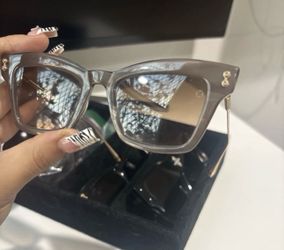 Akoni innes Women's  Sunglasses Brown Frame Black Tinted Lenses Gold Temples