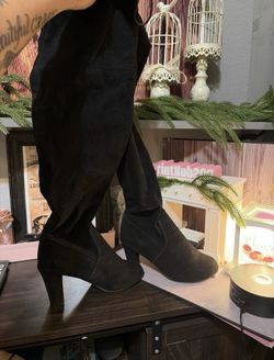 High Knee Black Boot