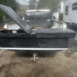 “Dee Zee Gold Series Aluminum Truck Bed Tool Box – 78” Crossover”