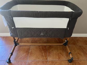 LoviTod Baby Bassinet in Dark Grey