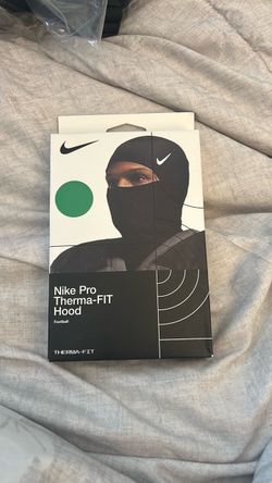 Nike Pro Therma-FIT Hood