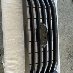 15-17 Xlt Grille