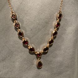Lovely Anthill Garnet Necklace (18 Inches) - new! 