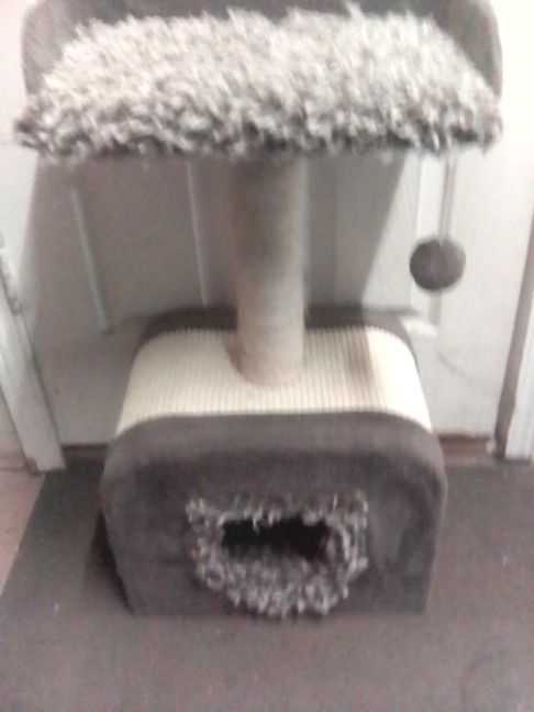 Cat Tree Hideaway