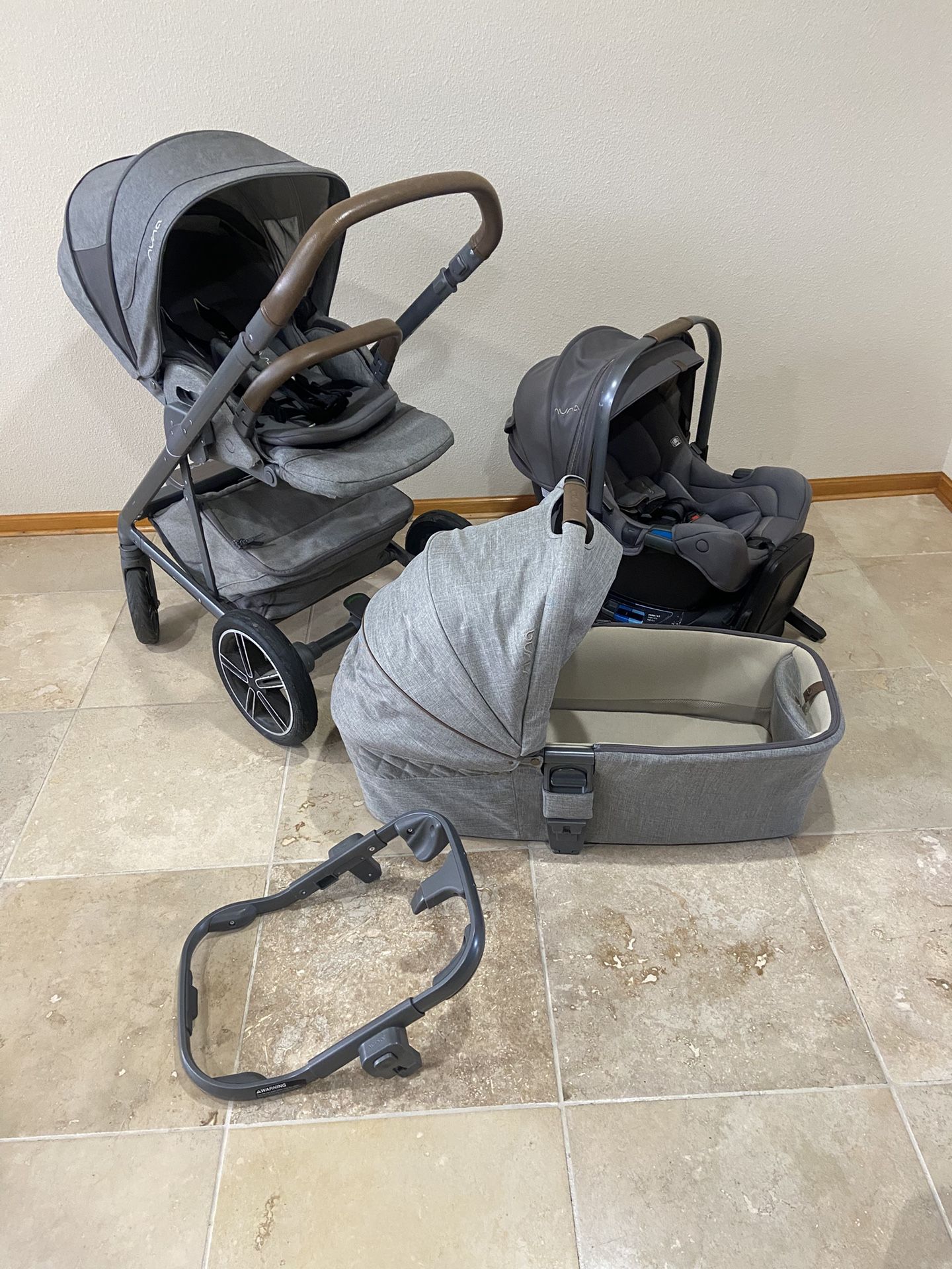 Nuna Mixx Stroller With Car Seat And Bassinet grey
