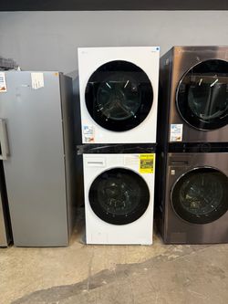 LG - 4.5 Cu Ft HE Smart Front Load Washer & 7.4 Cu Ft Smart Gas Dryer WashTower With Steam In White 🔥