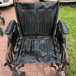 Heavy duty wheelchair