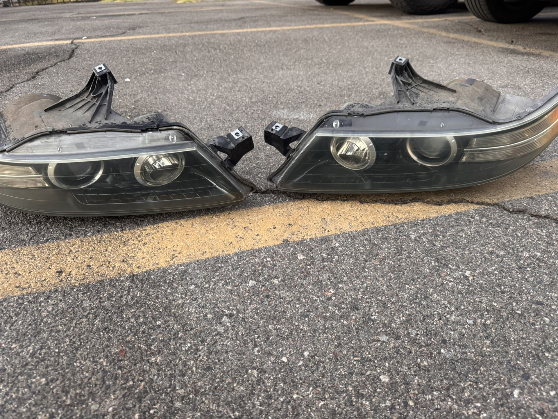 Types Acura TL Headlights. Perfect Condition $175 Each