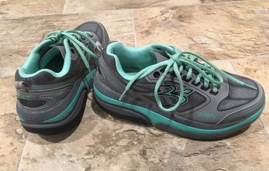 Gdefy Gravity Defyer Shoe