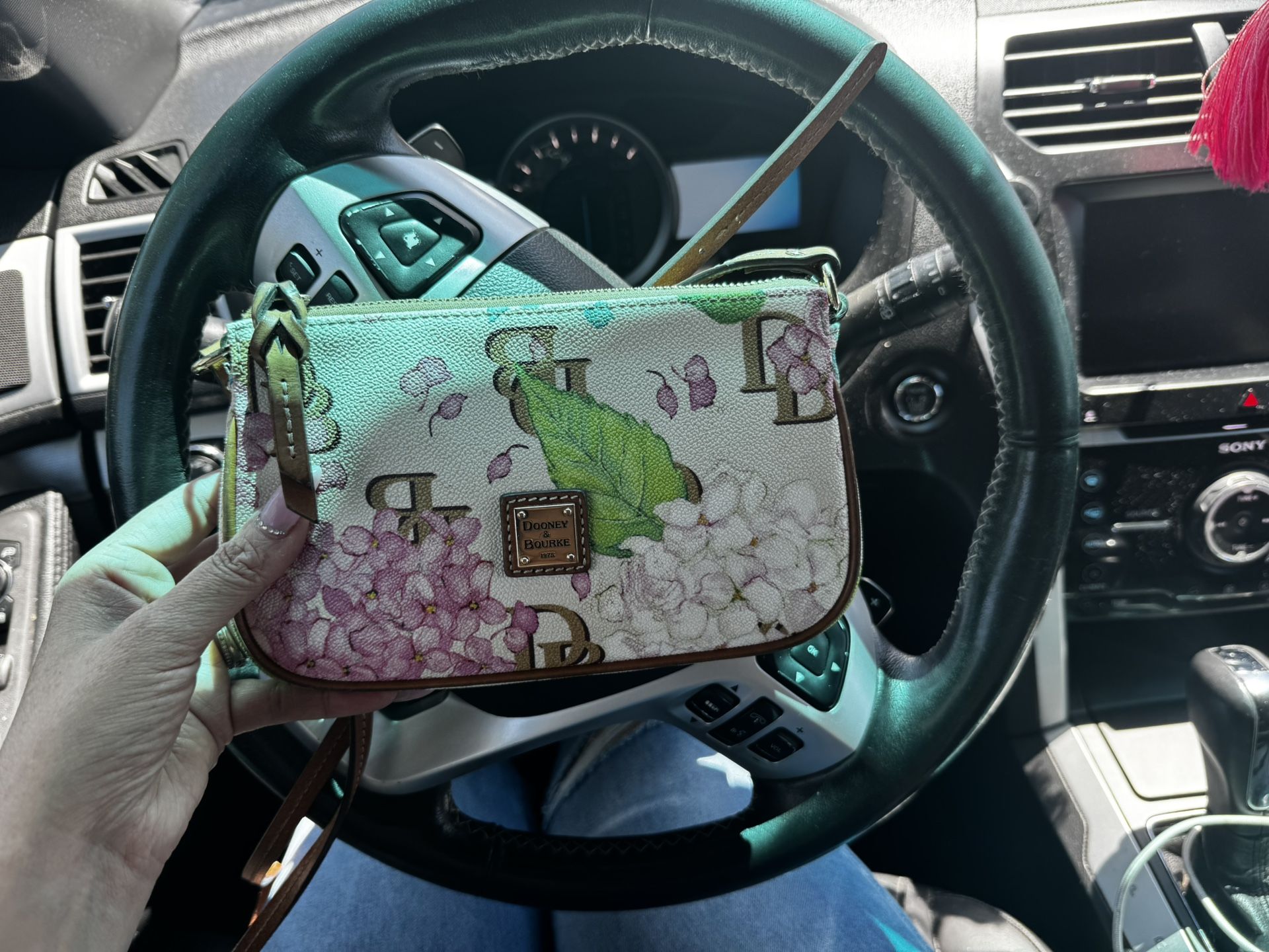 Dooney And Bourke Small messenger bag