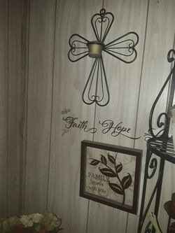 Wire cross candle holder