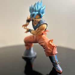Super Saiyan Blue Goku Charging Attack Statue