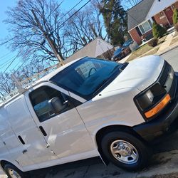 Chevrolet Express 2500