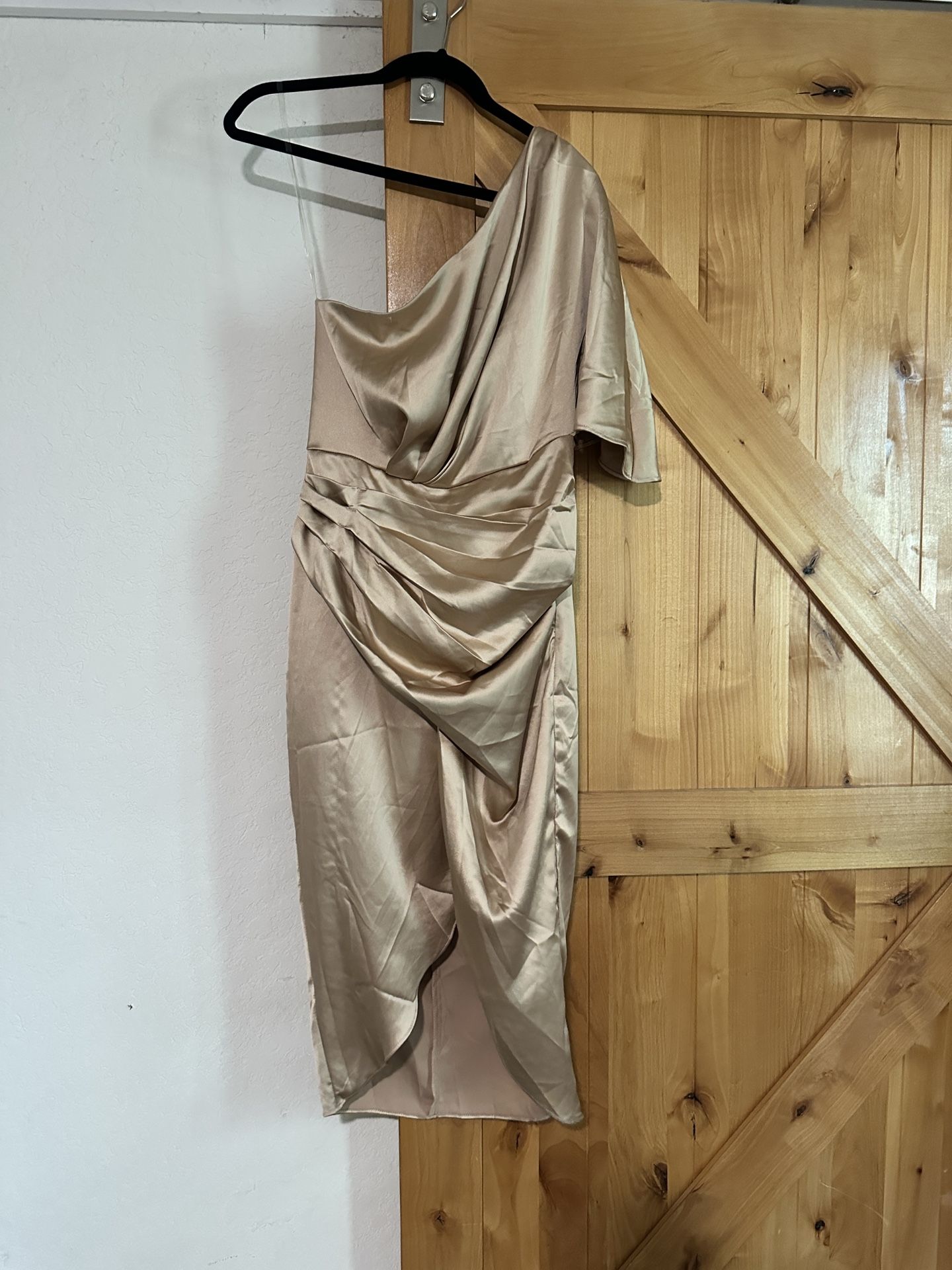 Do+Be Gold One Shoulder Sleeveless Dress / Gown