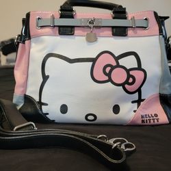 HELLO KITTY PURSE