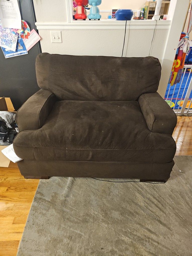 Free Couch/wide Sofa Chair