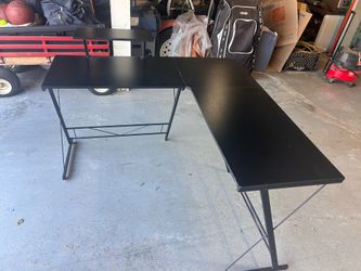 Desk corner setup for computer