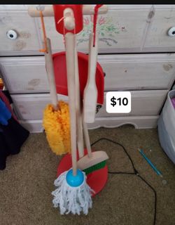 Kids cleaning toy