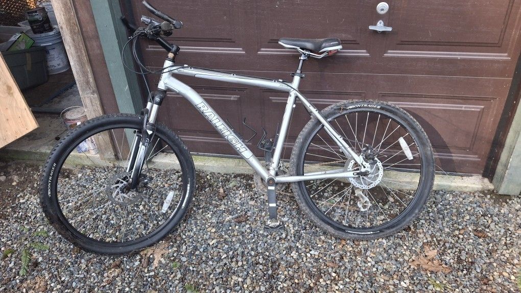 Raleigh 20” Mountain Bike – Needs Tune-Up / Project Bike