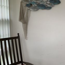 Metal Art Fishes With Net