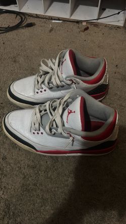 Nike retro fire red 3’s