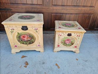 2 shabby chic wood storage trunks. Pickup in West Murrieta.