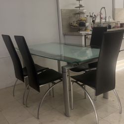 4 Dining Chairs