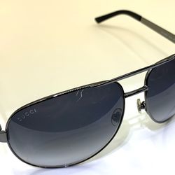 Gucci Mens Aviator-Style Sexy Sunglasses, Genuine , Barely Worn!